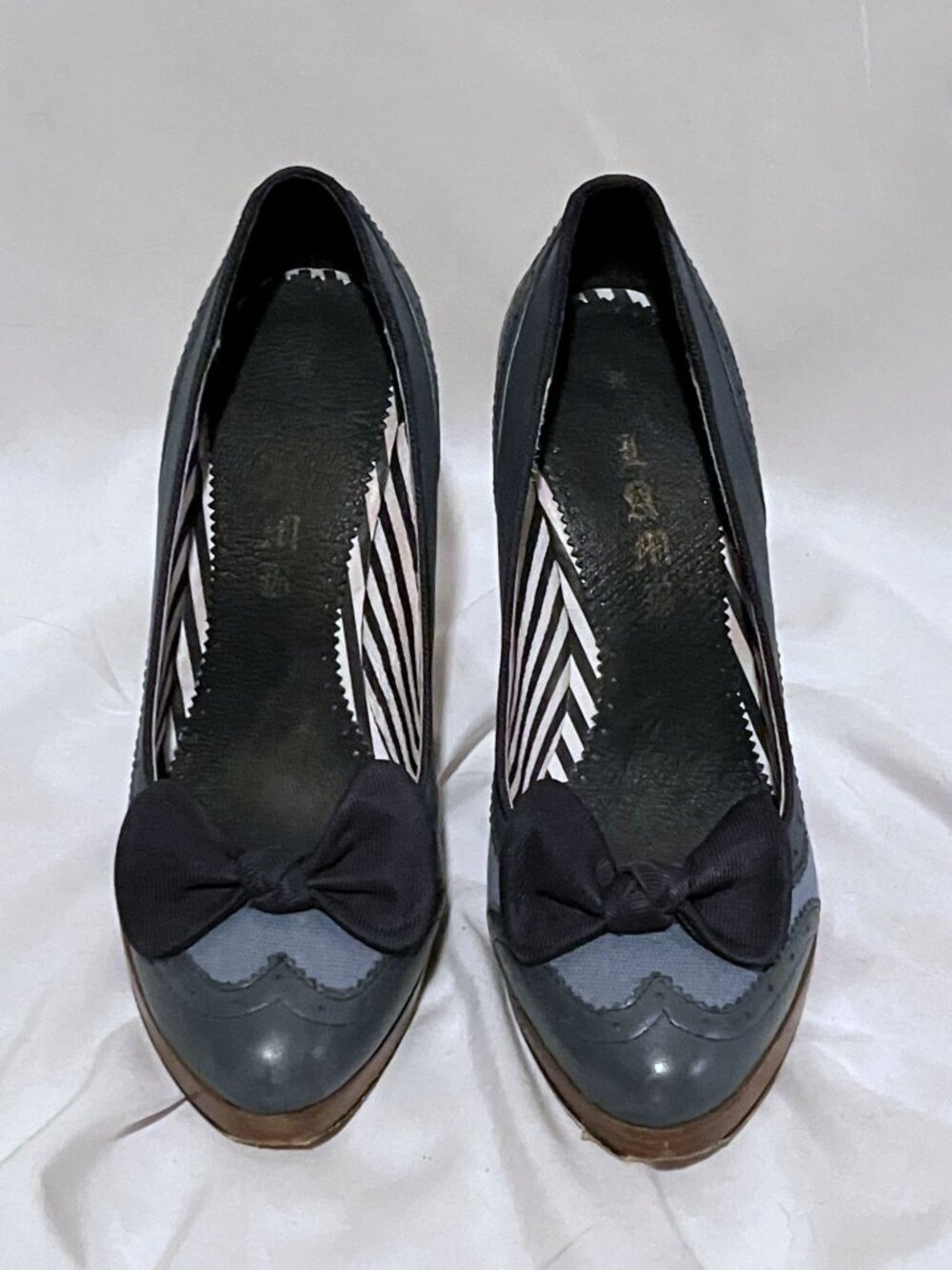 Y2K L.A.M.B. Leather Oxford Spectator Pump w Bows Stacked Heel Coquette Poet